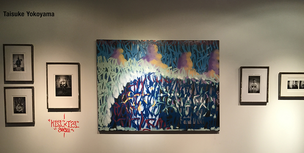 仕上がったケビンの作品は次の日から開催されたgreenroom Fetivalの横山泰介氏のブースで展示された。