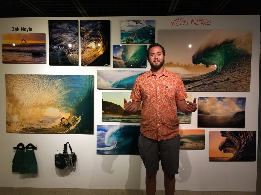 サーフフォトグラファーのザックノイル。ハワイで生まれのロコで海が大好きなアーティスト。人懐っこく笑顔が素敵なナイスガイだった。